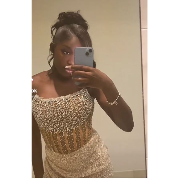 Cream Size 4 Cocktail dress - Picture 2 of 2
